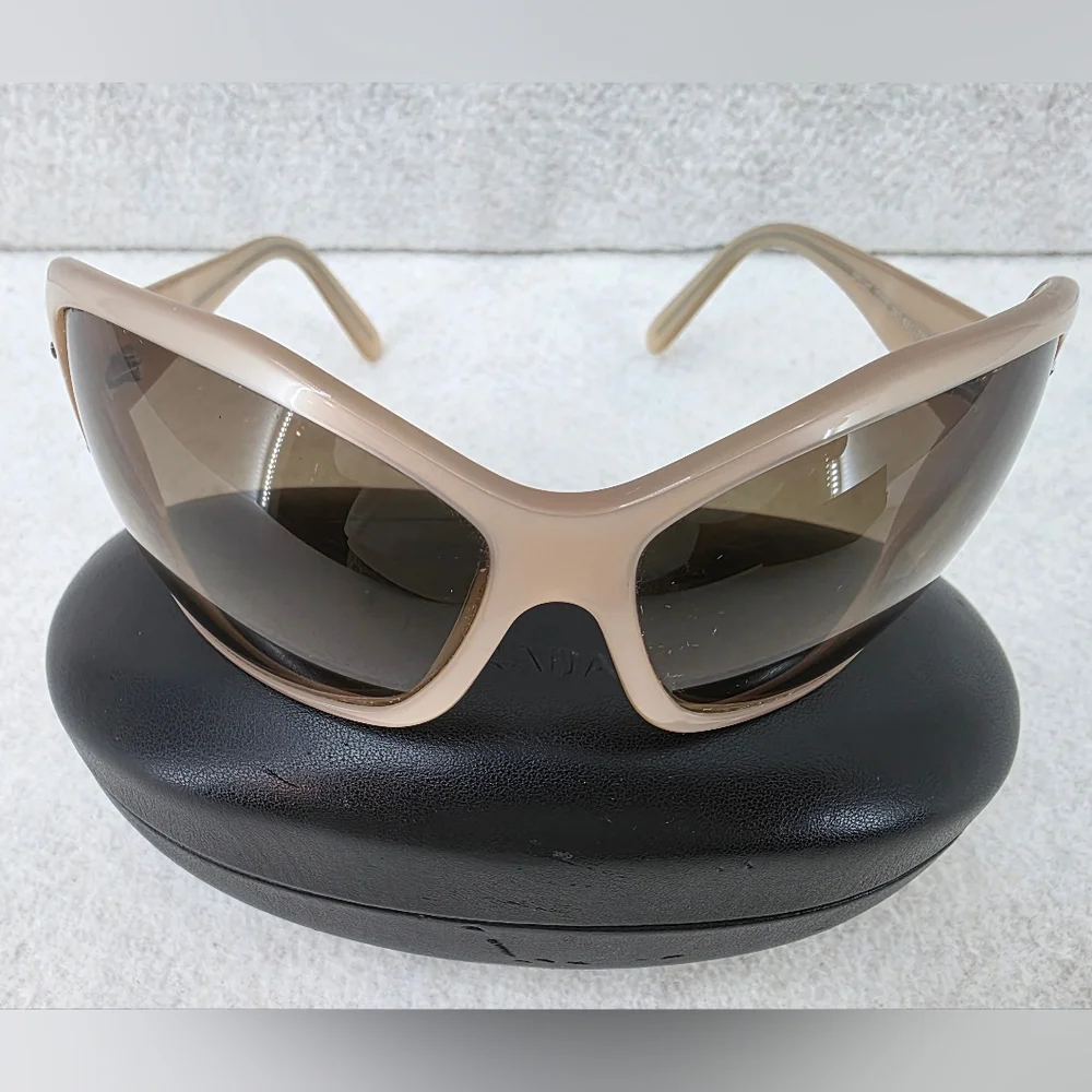 Vintage Prada Pink Pearl SPR-04F Woman's Sunglasses Color 3BQ-6S1